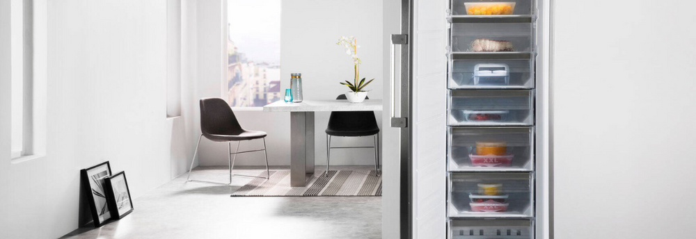 descubre-las-ventajas-de-comprar-un-congelador-vertical-online