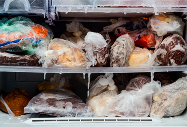 por-que-el-congelador-hace-hielo-y-como-evitarlo