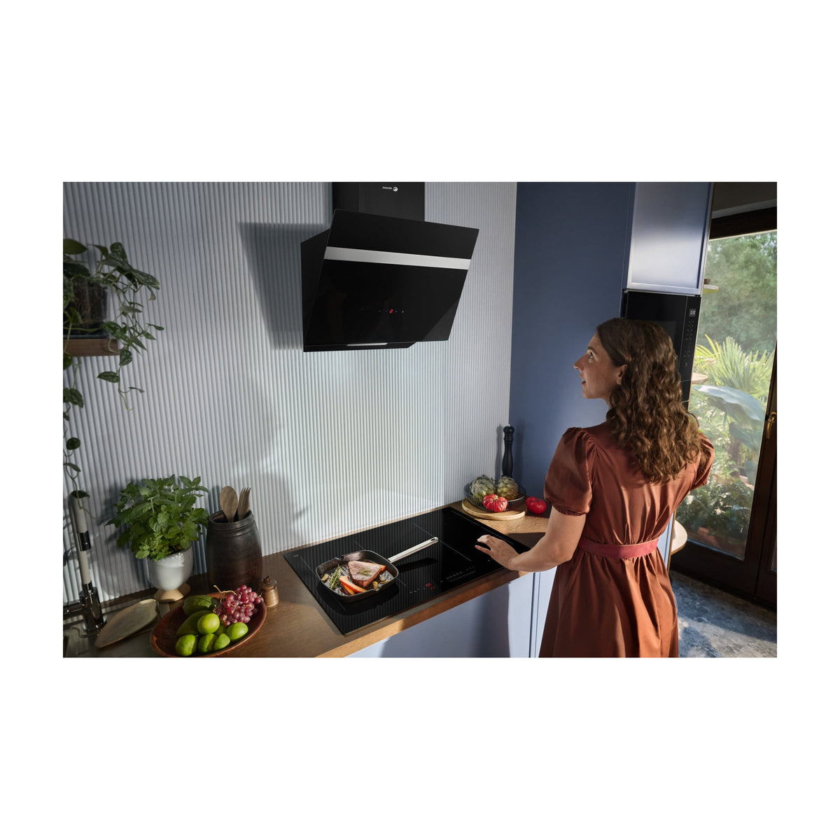 Campana decorativa Fagor 3CFT-609N inclinada, 60 cm y 550 m³/h