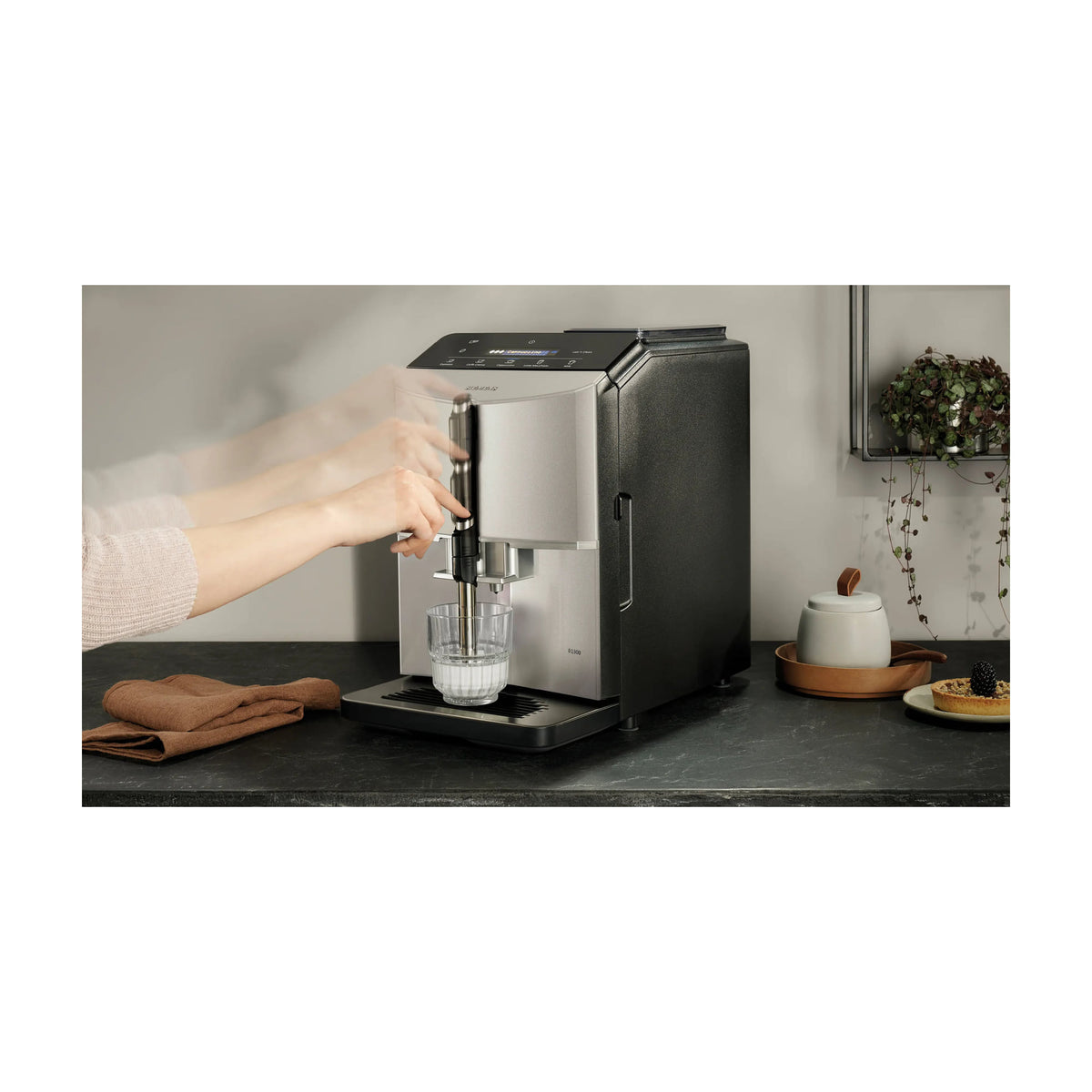 Cafetera superautomática Siemens TF303E07 EQ300, 15 bar y depósito de 1,4 l