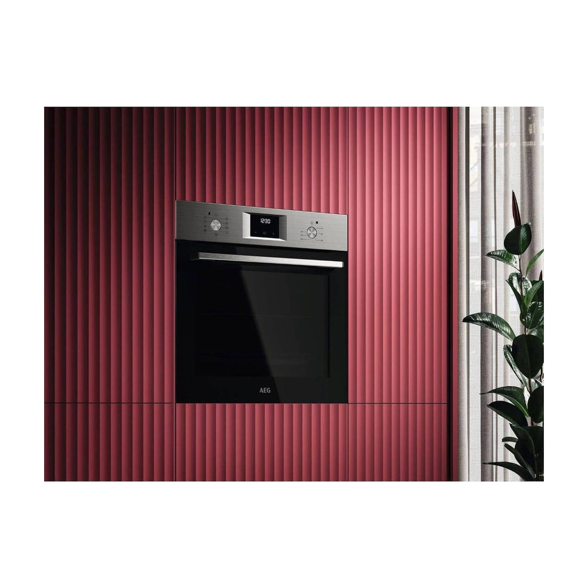 Horno multifunción AEG OU5AB21FSM de 72 L con limpieza AquaClean