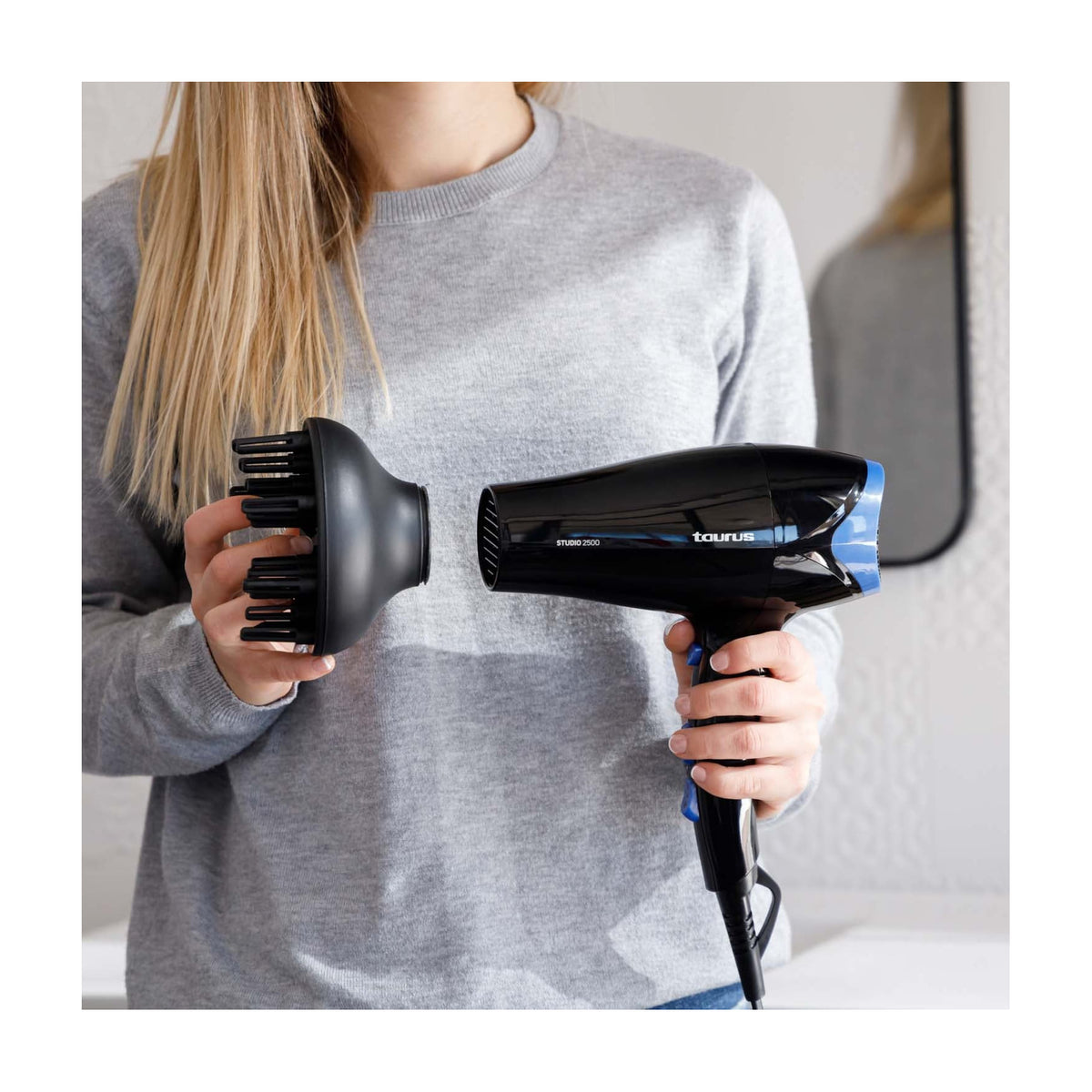 Secador de pelo Taurus Studio 2500 de 2400 W con mango plegable