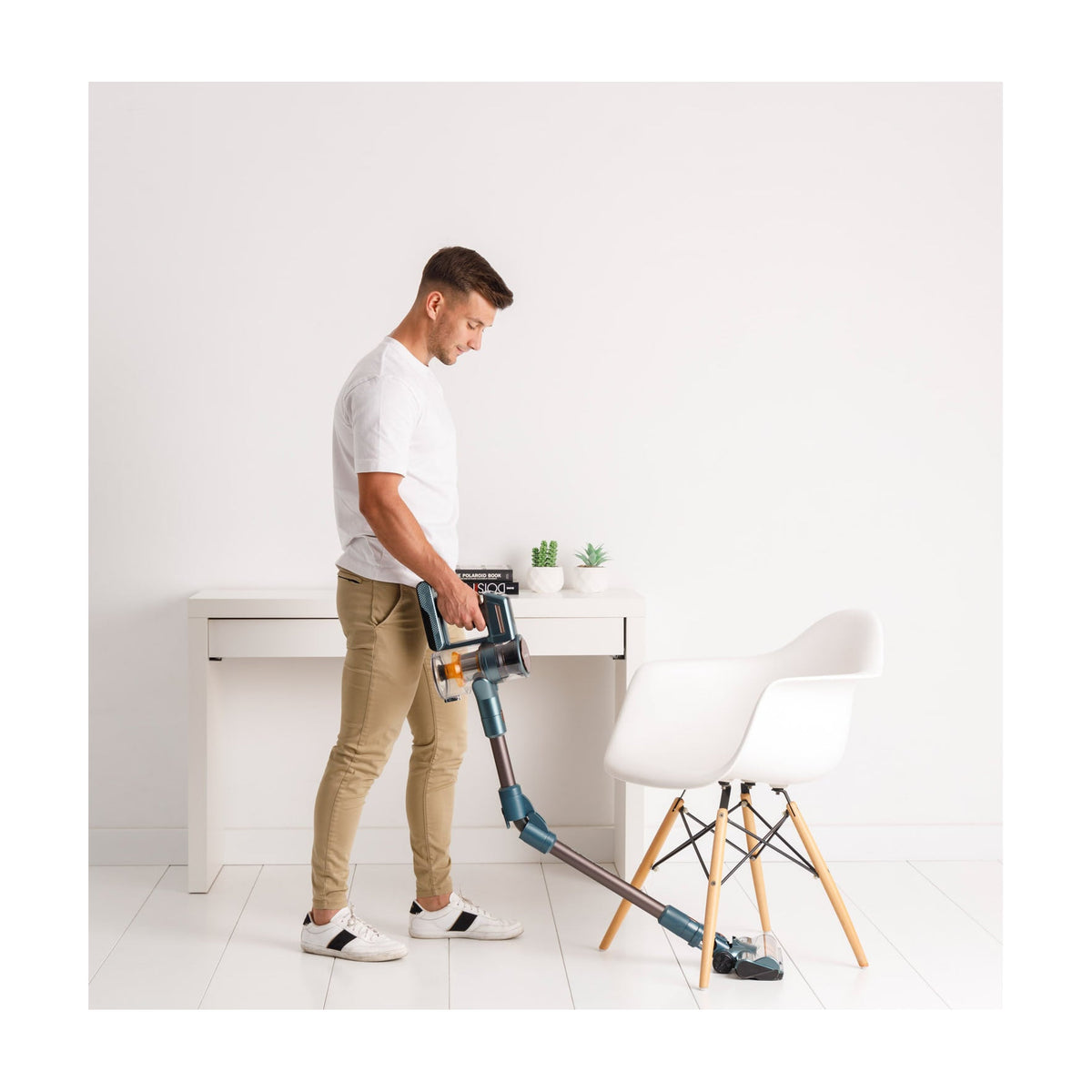 Aspirador escoba Taurus Homeland Digital Flex, 365 W y tubo flexible 180°