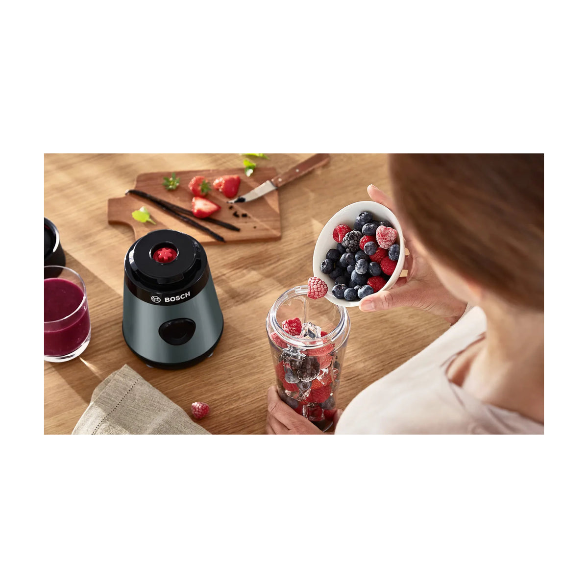 Batidora de vaso Bosch MMB2111S VitaPower de 450 W con botella ToGo