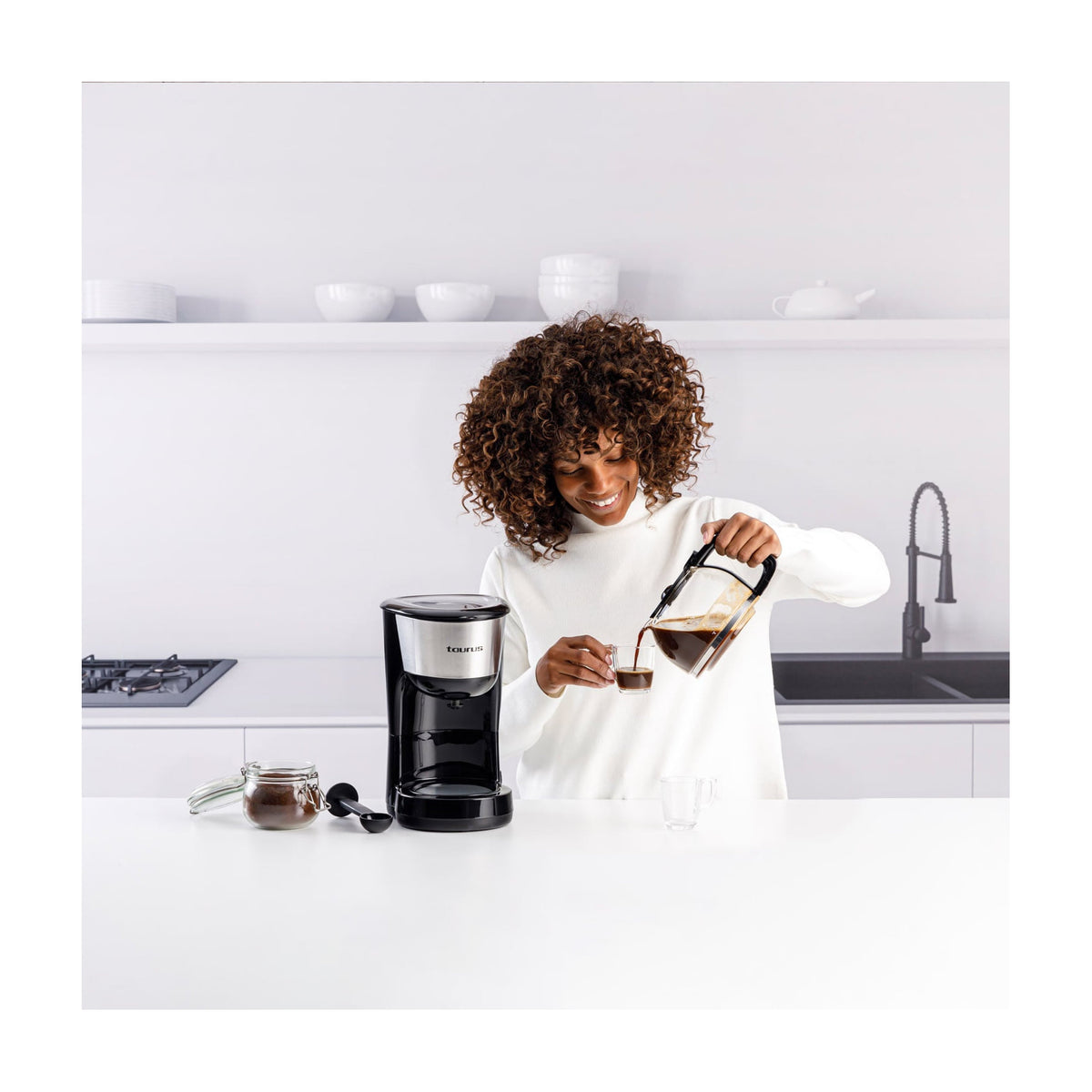 Cafetera de goteo Taurus Verona 12 Inox, 1000 W y 12 tazas