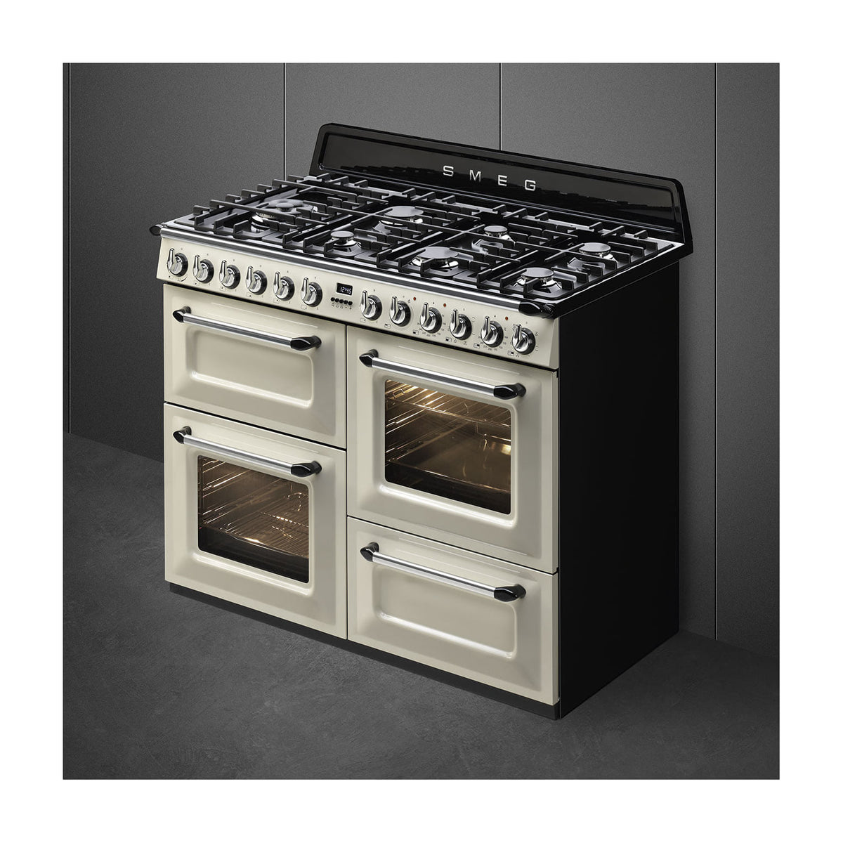 Cocina de gas Smeg TR4110P1 de 110 cm con tres hornos, crema