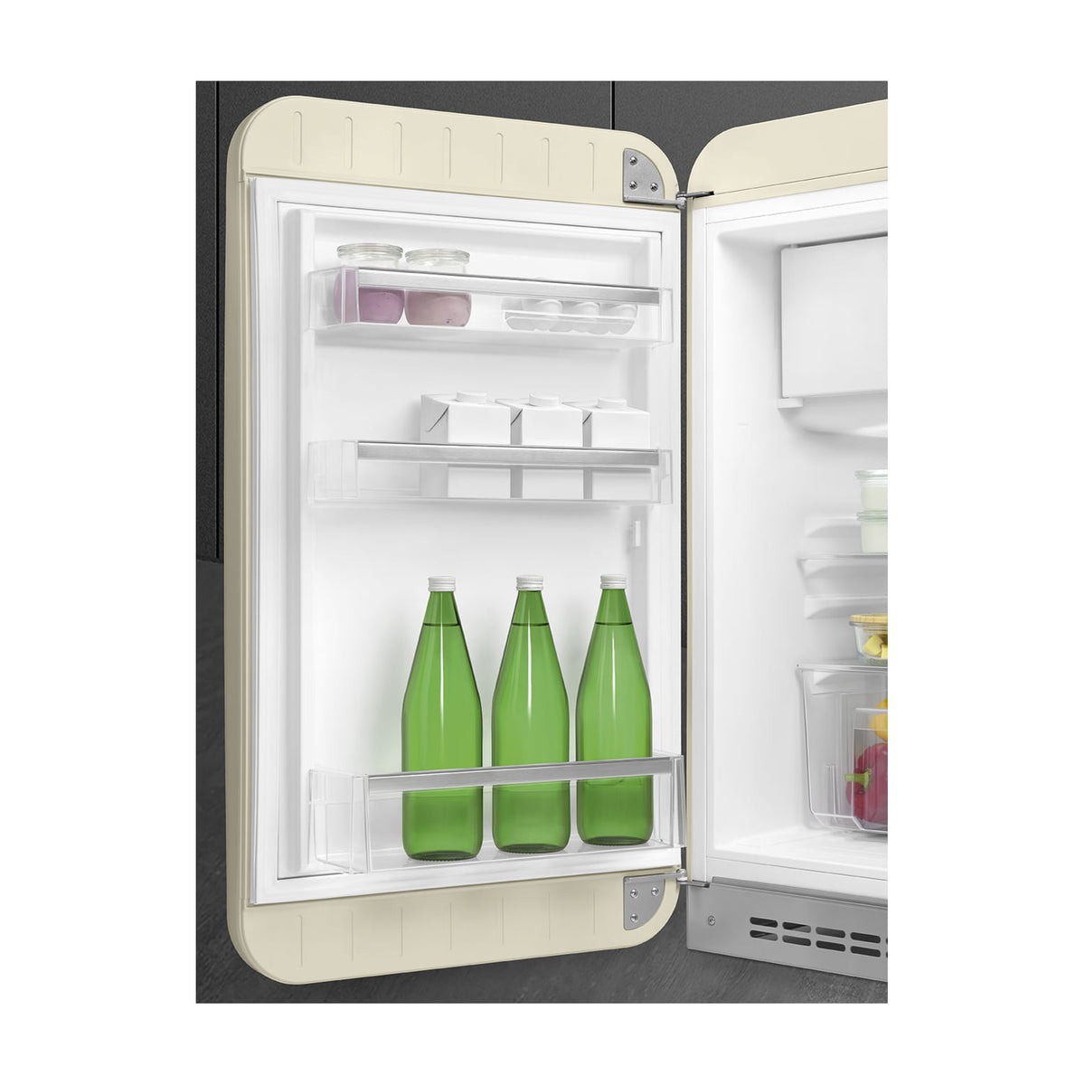 Frigorífico de una puerta Smeg FAB10LCR6, crema, 122 l
