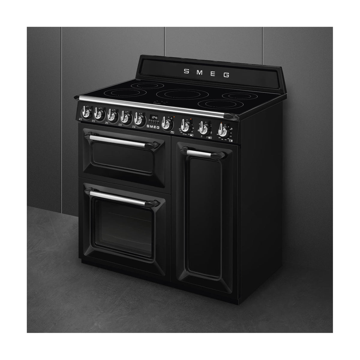 Cocina de inducción Smeg TR93IBL2 de 90 cm con tres hornos, negra