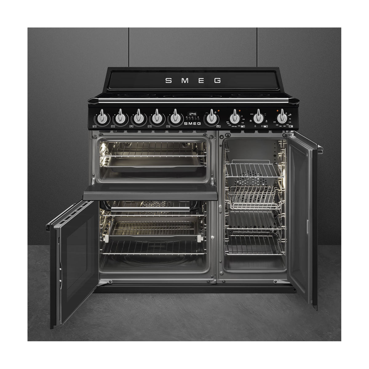 Cocina de inducción Smeg TR93IBL2 de 90 cm con tres hornos, negra