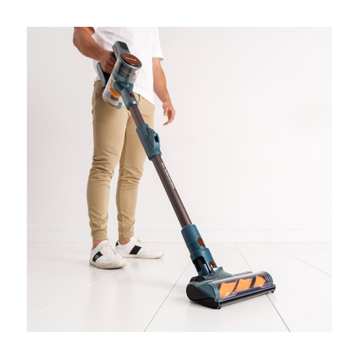 Aspirador escoba Taurus Homeland Digital Flex, 365 W y tubo flexible 180°