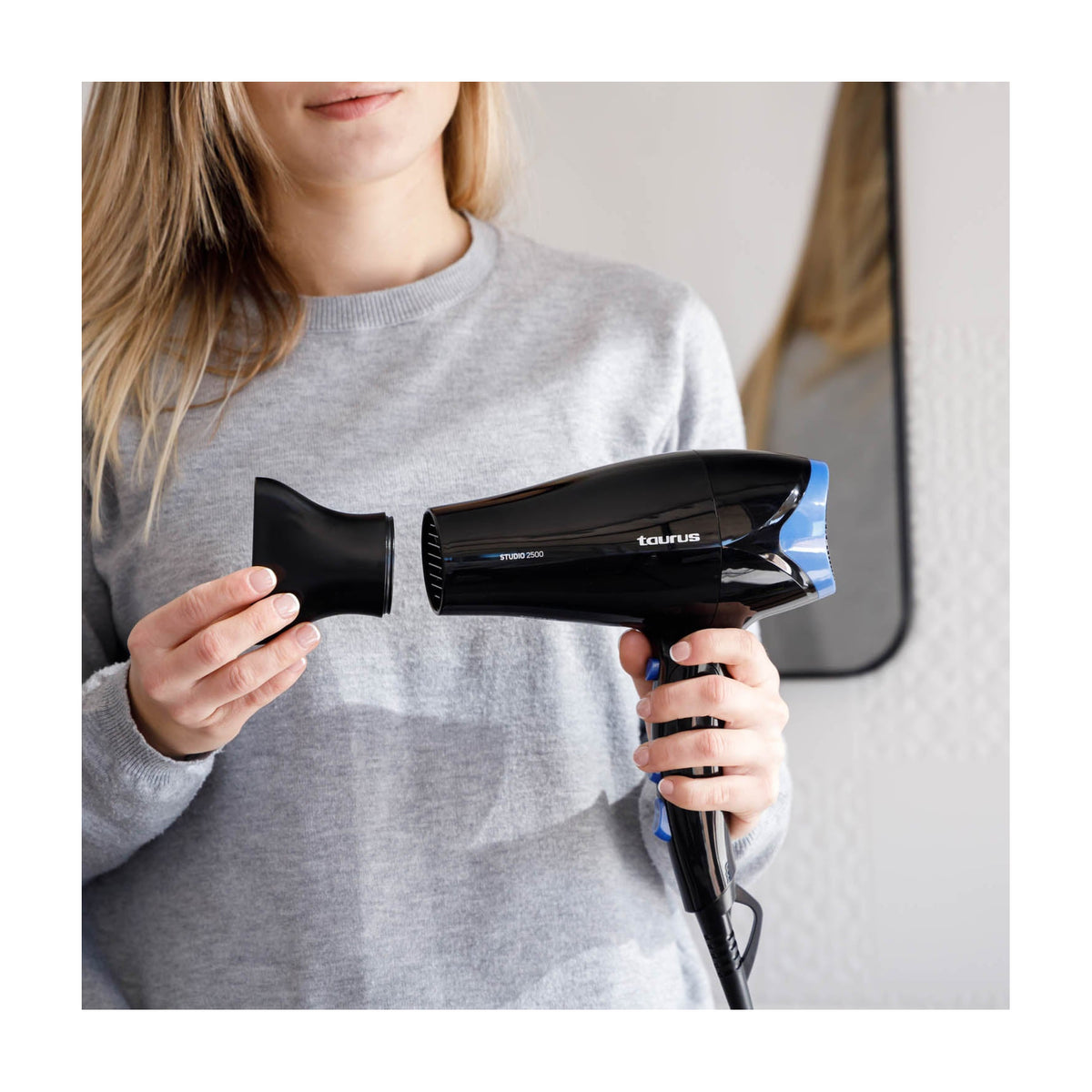 Secador de pelo Taurus Studio 2500 de 2400 W con mango plegable