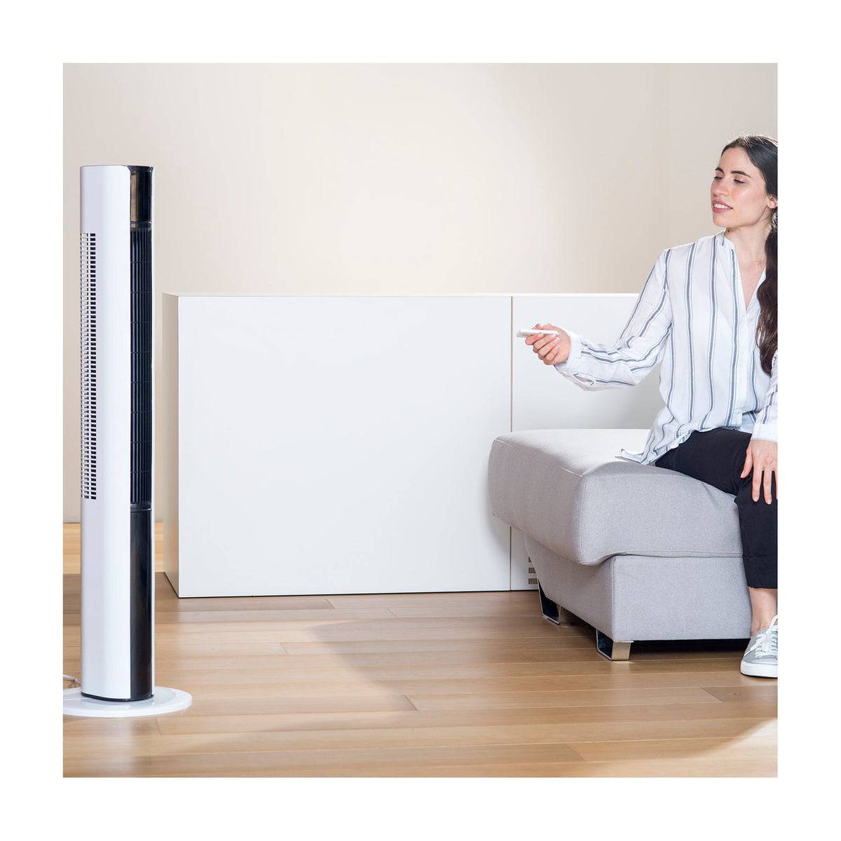 Ventilador de torre Taurus Babel Infinite de 50 W con mando a distancia