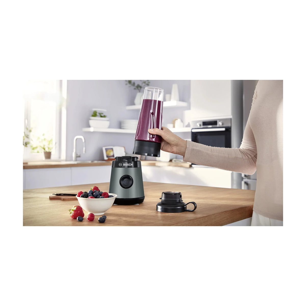 Batidora de vaso Bosch MMB2111S VitaPower de 450 W con botella ToGo