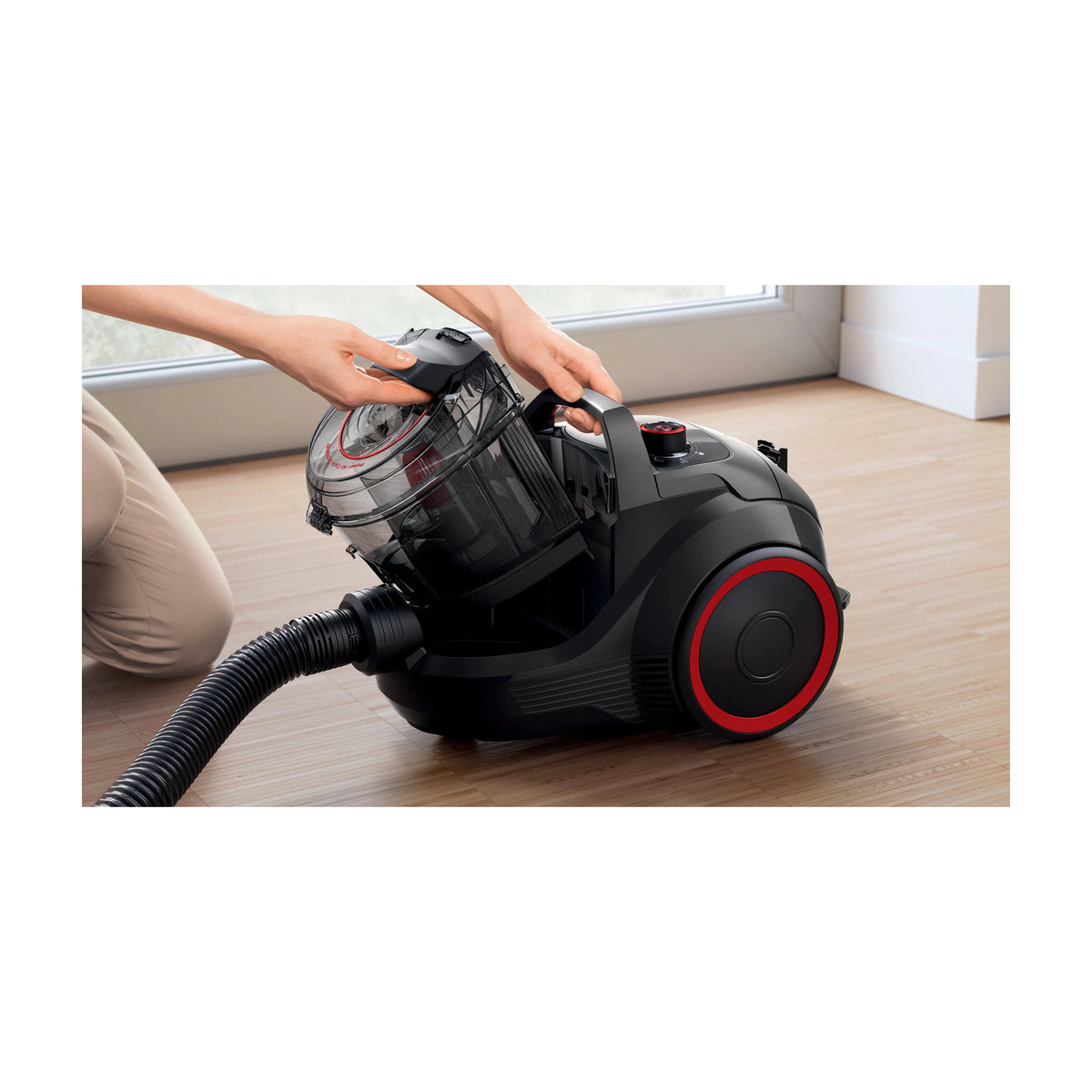 Aspirador sin bolsa Bosch BGC21POW1, 750 W y depósito de 2 l