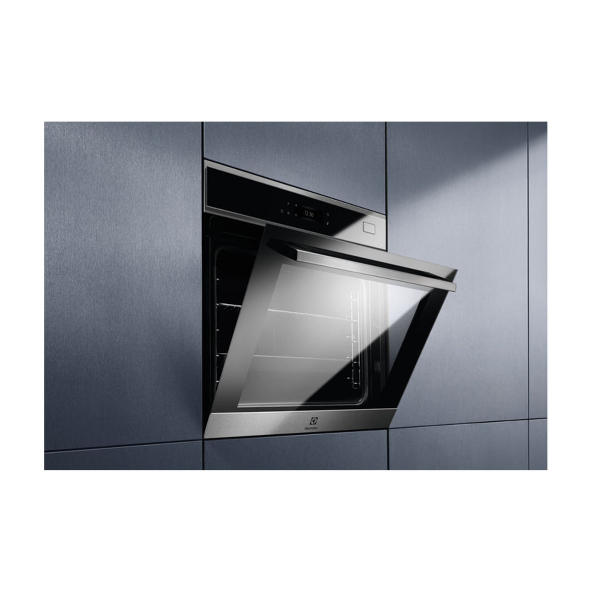Horno de vapor Electrolux EOB8S39X de 70 l con sonda térmica