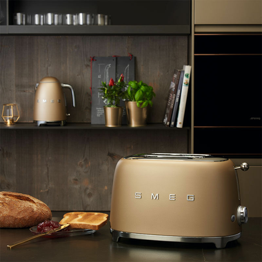 Tostador Smeg TSF01CHMEU Oro Mate (5)