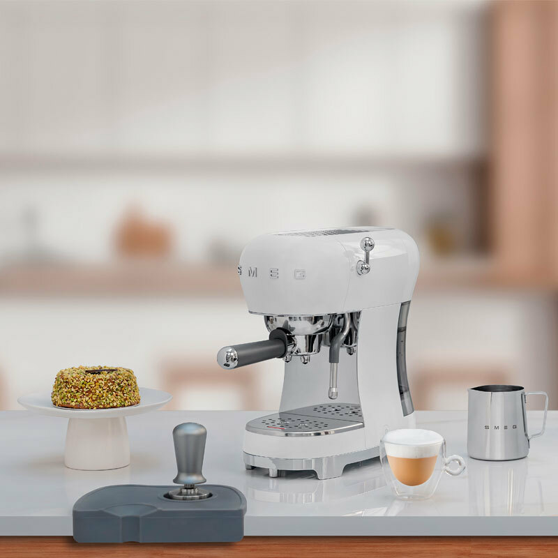 Cafetera Expresso Smeg ECF02WHEU Blanco (7)