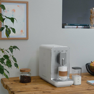 Cafetera Superautomatica Smeg BCC13WHMEU Blanco (8)