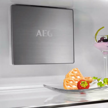 Frigorífico Combi integrable AEG NSC7P751ES (4)
