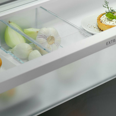 Frigorífico Combi integrable Electrolux ENG7TE75S (4)