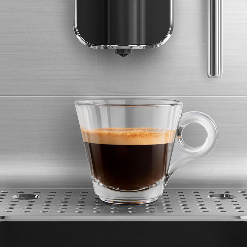 Cafetera Superautomática Smeg BCC12BLMEU (3)