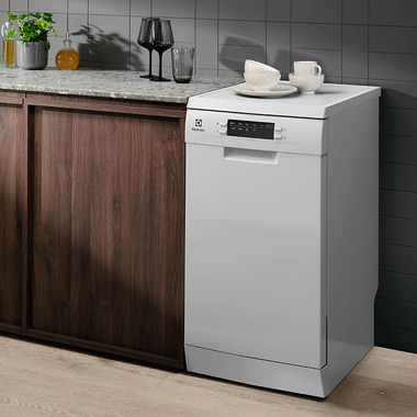 Lavavajillas Electrolux ESS42220SW 45 cm (3)