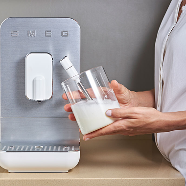Cafetera Superautomática Smeg BCC12WHMEU (3)