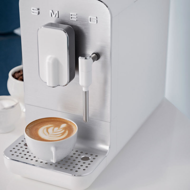 Cafetera Superautomática Smeg BCC12WHMEU (6)