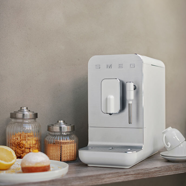 Cafetera Superautomática Smeg BCC12WHMEU (7)