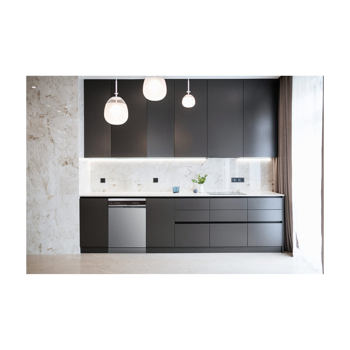 Lavavajillas Midea MDWPF1433CSS-W-EU de 14 cubiertos con Wi-Fi, inox