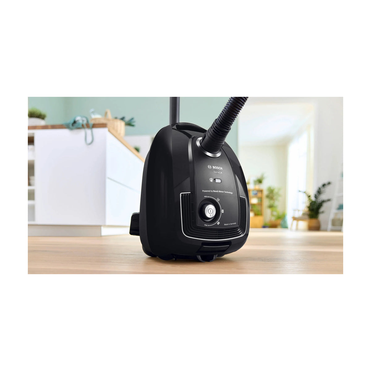 Aspirador con bolsa Bosch BGB38BA3T de 850 W y 4 litros