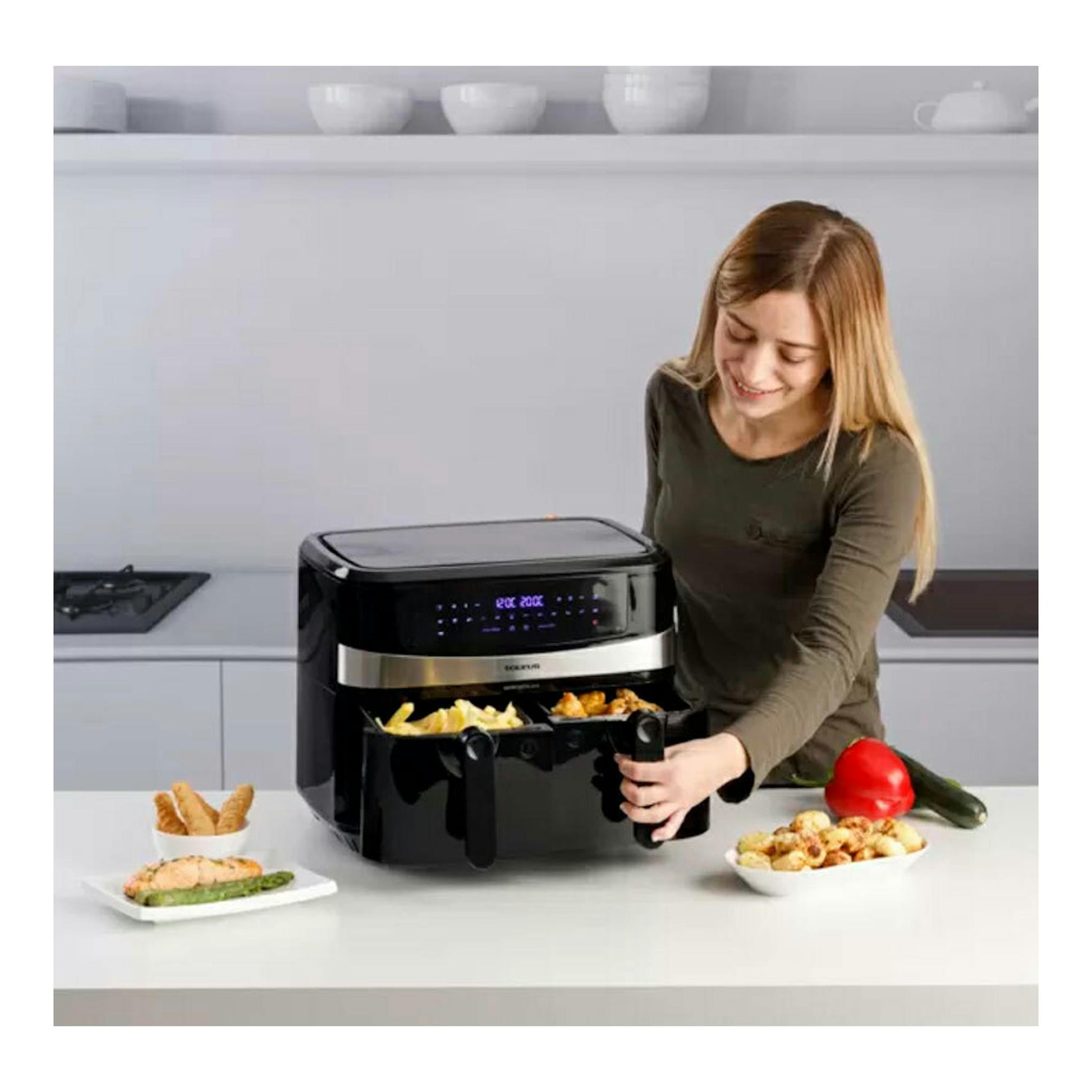 Freidora de aire Taurus Air Fry Digital negra, vista frontal, con doble cesta y panel digital.