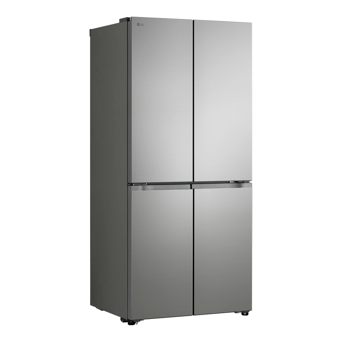 Frigorífico LG GMBS30SEPY de cuatro puertas, vista frontal ligeramente en ángulo, color acero inoxidable.