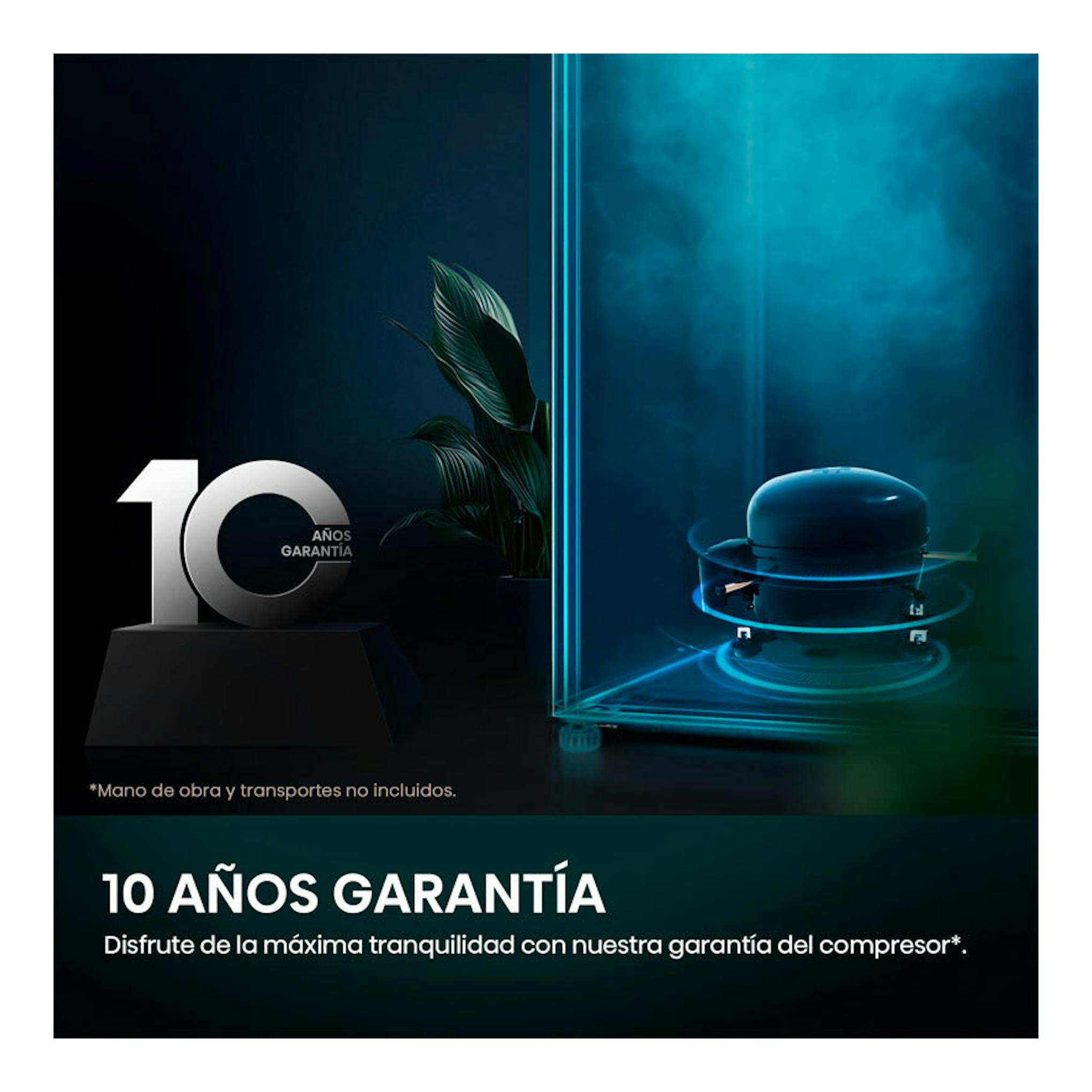 Gráfico promocional de arcón Hisense FT145N1AWDL blanco, con texto “10 años garantía” y compresor.