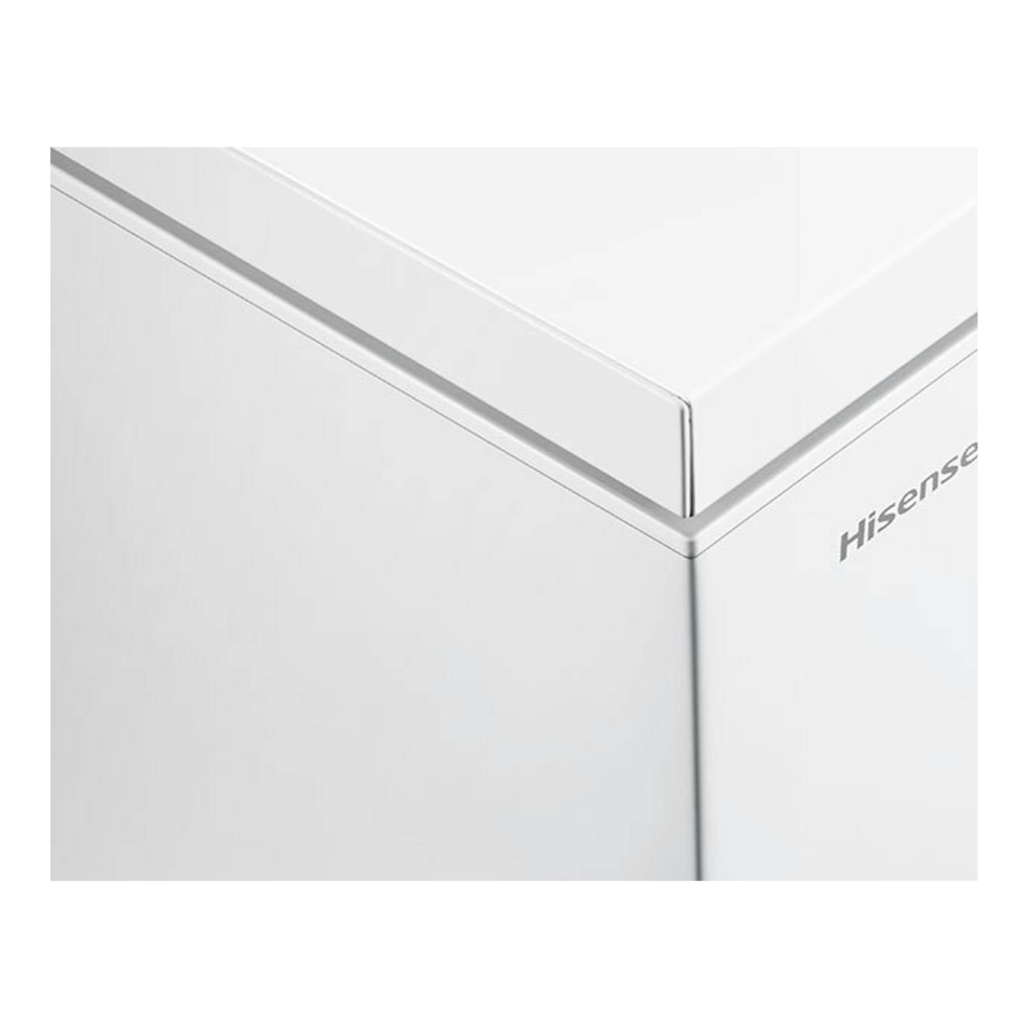 Congelador arcón Hisense FT321D4AWLE blanco, vista en ángulo del borde superior.