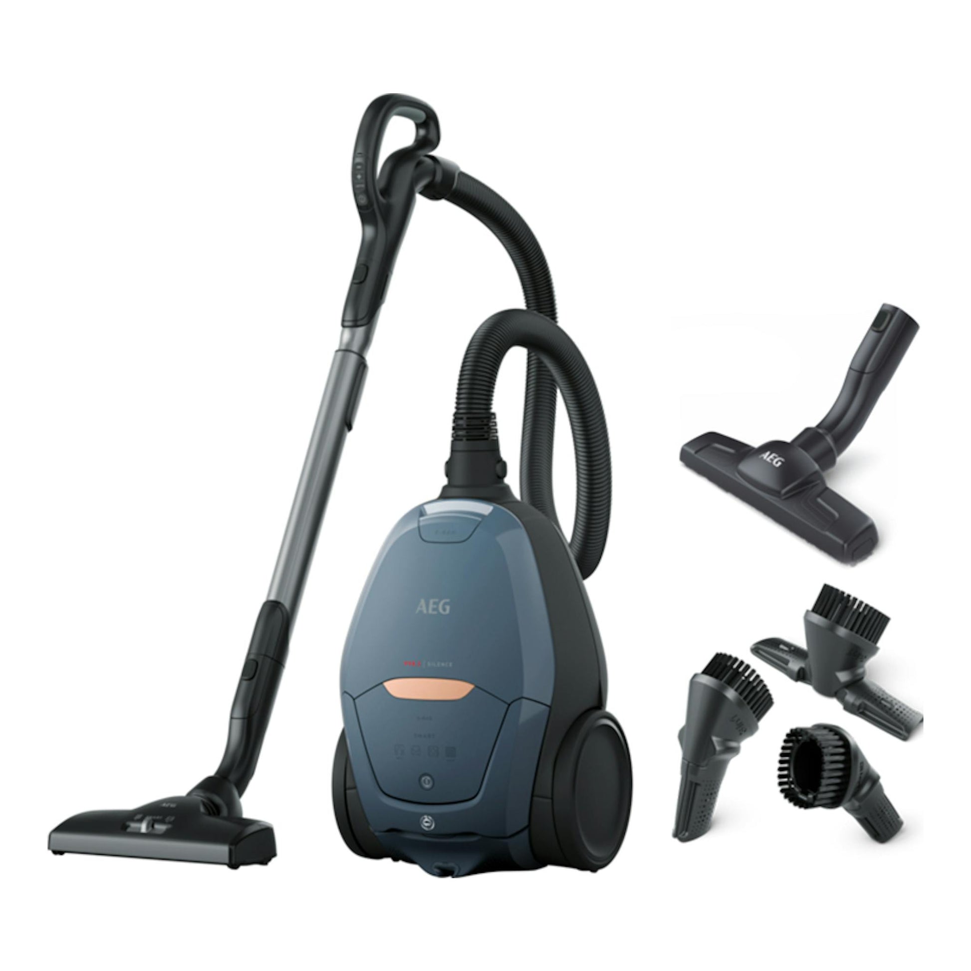 Aspirador con bolsa AEG VX82-1-5DB azul oscuro y negro, vista frontal con manguera, tubo y accesorios sobre fondo blanco.