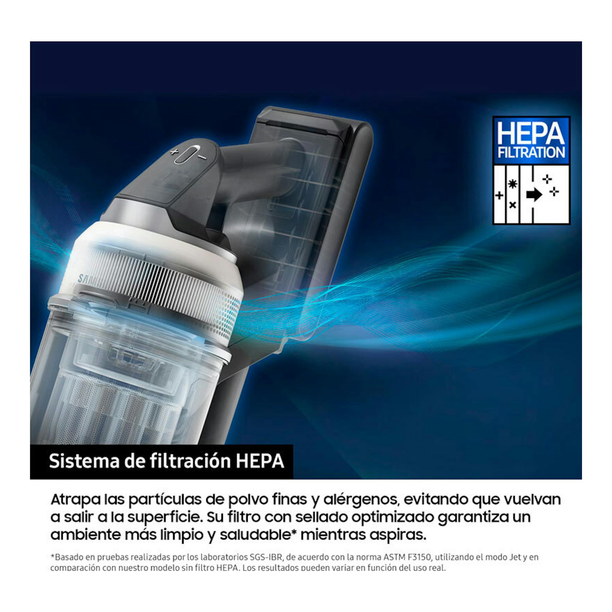 Aspirador Samsung VS80F28DLP WA en ángulo, con depósito transparente y filtración HEPA.
