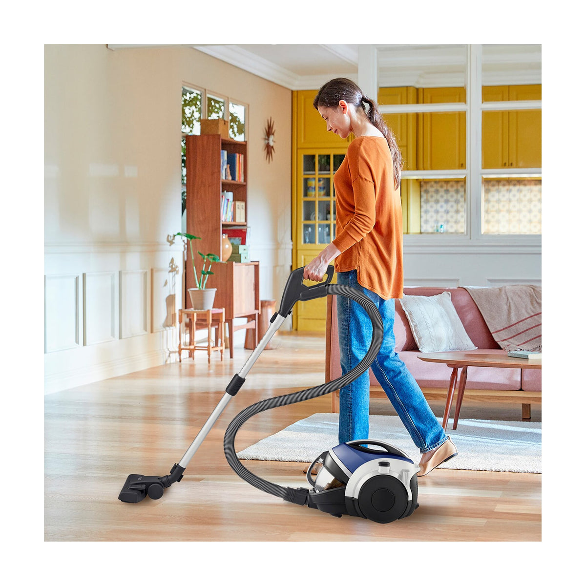 Aspirador trineo LG VK8506NHAC sin bolsa, 650 W y sistema Kompressor