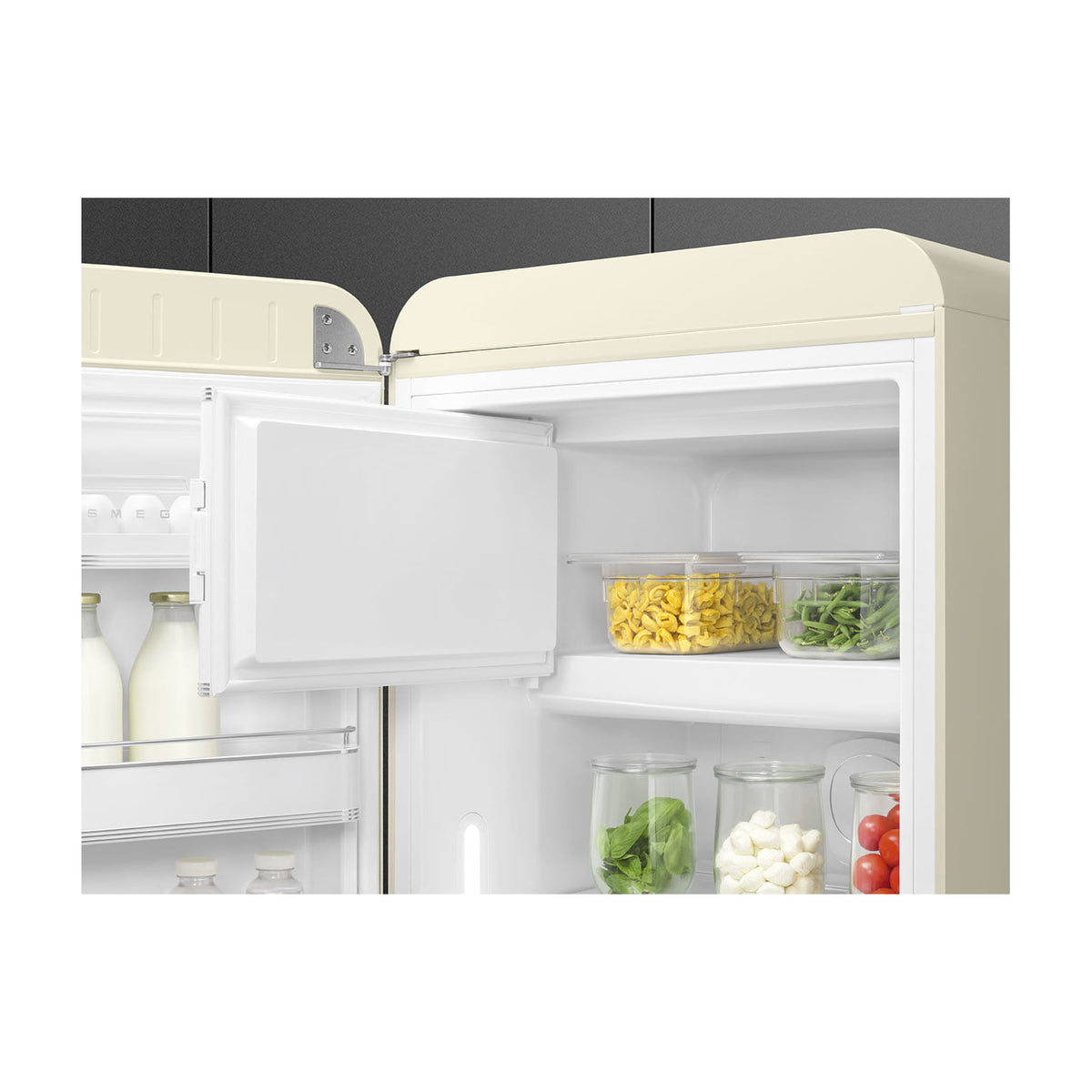 Frigorífico de una puerta Smeg FAB28LCR6 crema, 270 l, clase C