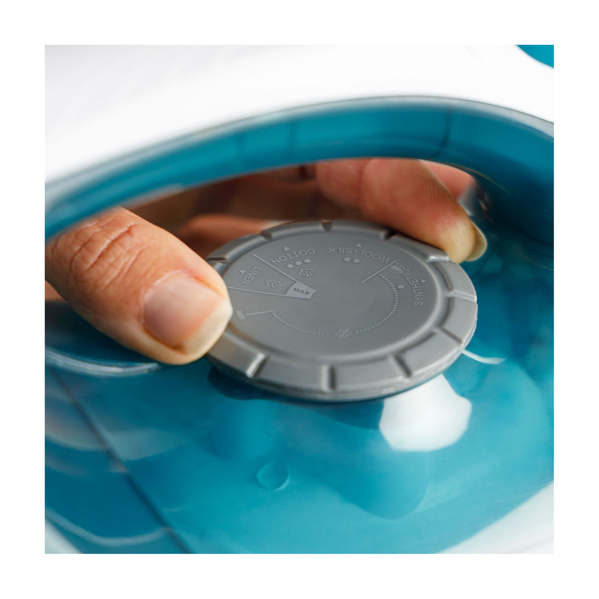Plancha de vapor Taurus Baltic 2400 de 2400 W con depósito de 250 ml