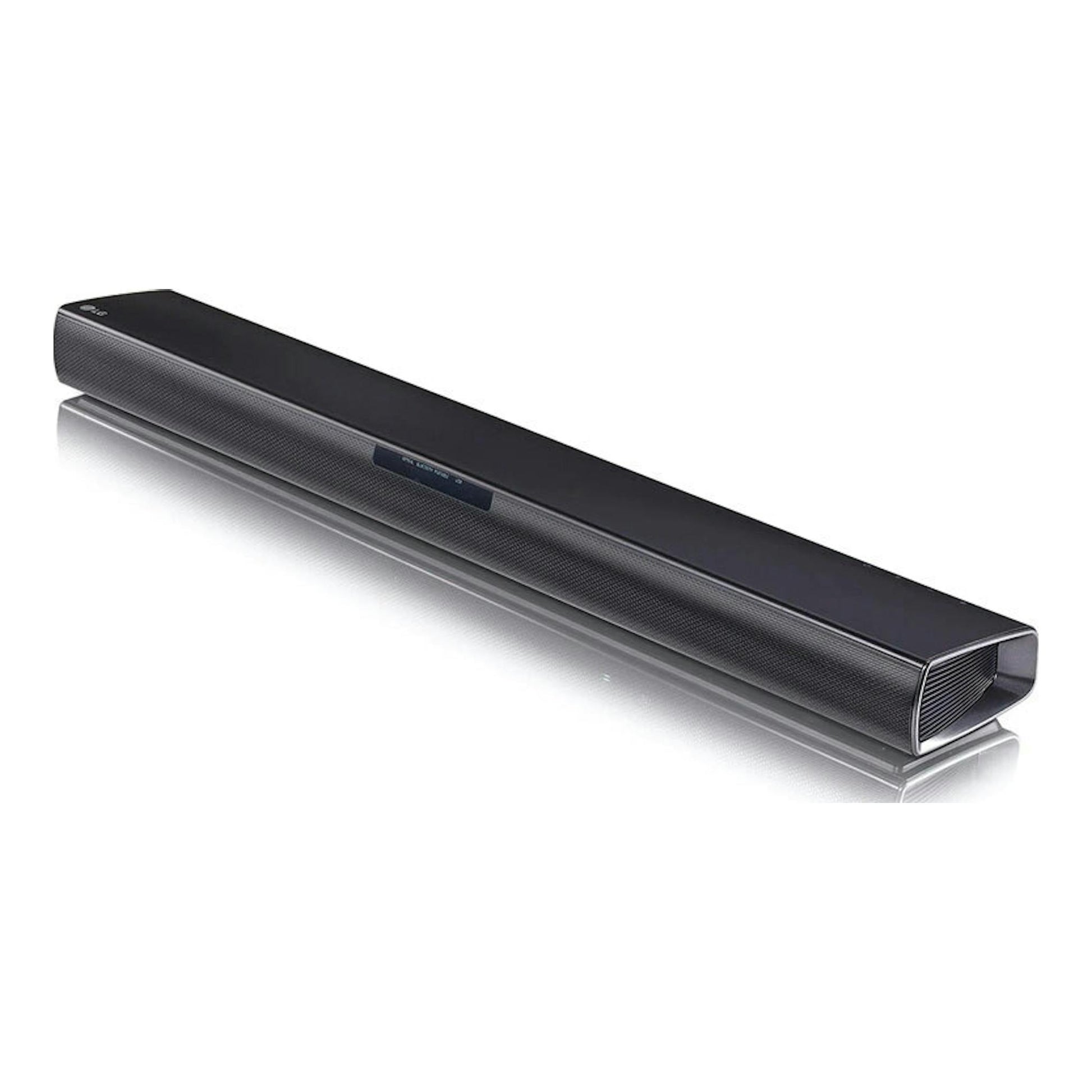 Barra de sonido LG SQC1 negra, vista en ángulo sobre fondo blanco.