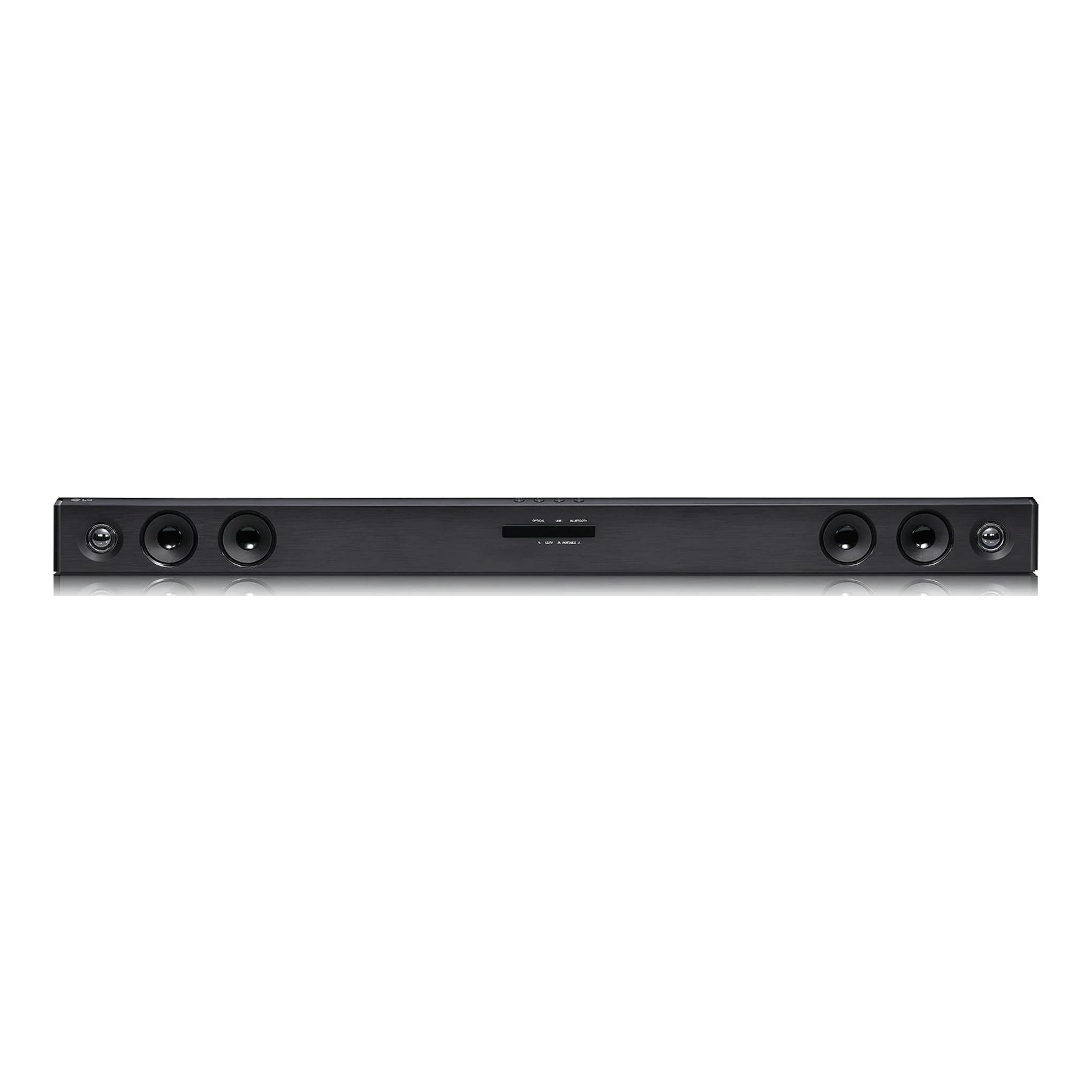 Barra de sonido LG SQC2 negra, vista frontal, con varios altavoces circulares visibles.