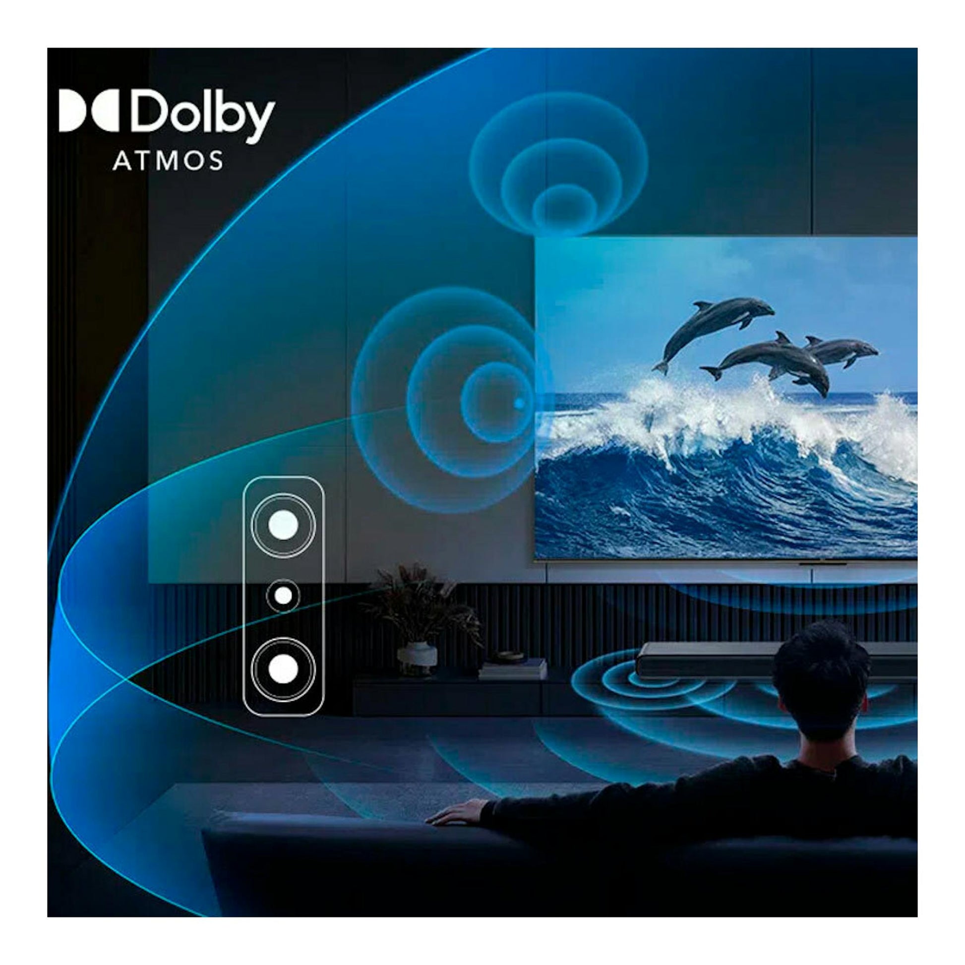 Barra de sonido TCL S45HE frente a un televisor, con ondas azules y una persona sentada viendo la pantalla.