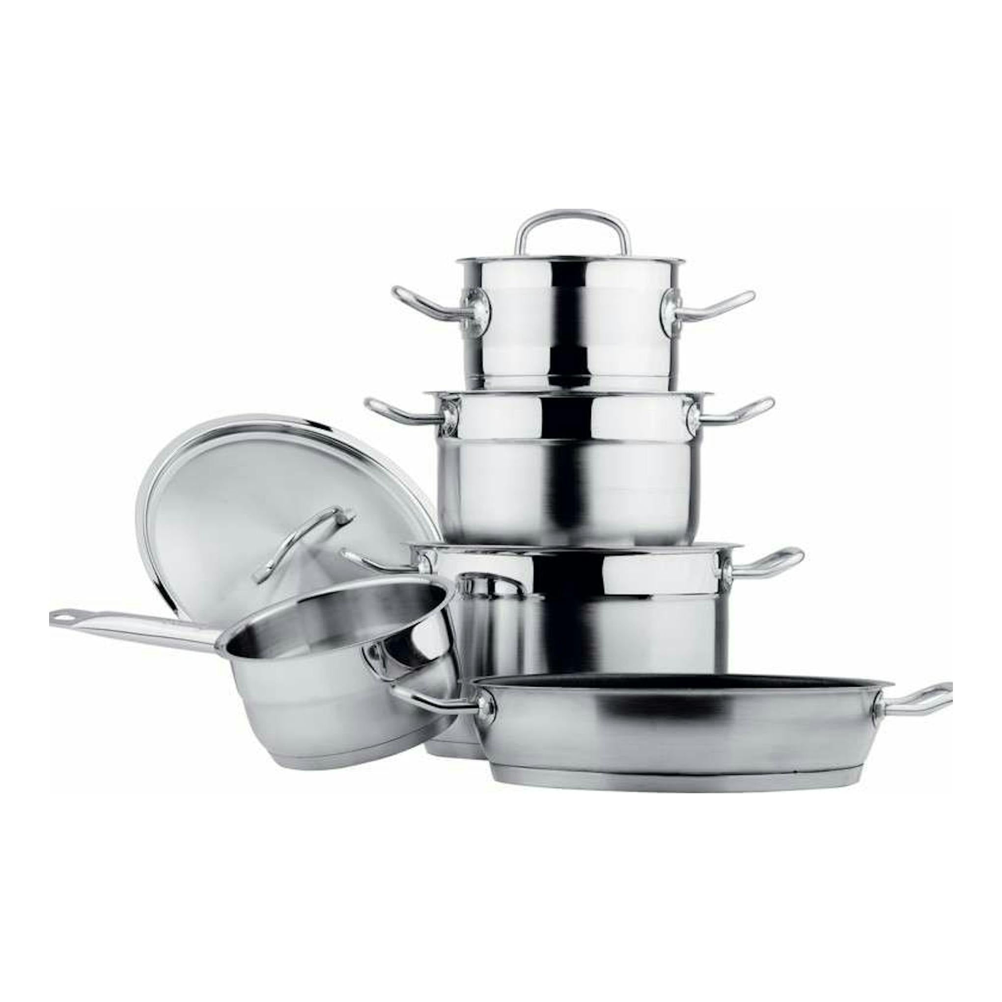 Batería de cocina Teka para inducción, acero inoxidable, vista frontal, con ollas, cazo y sartén.