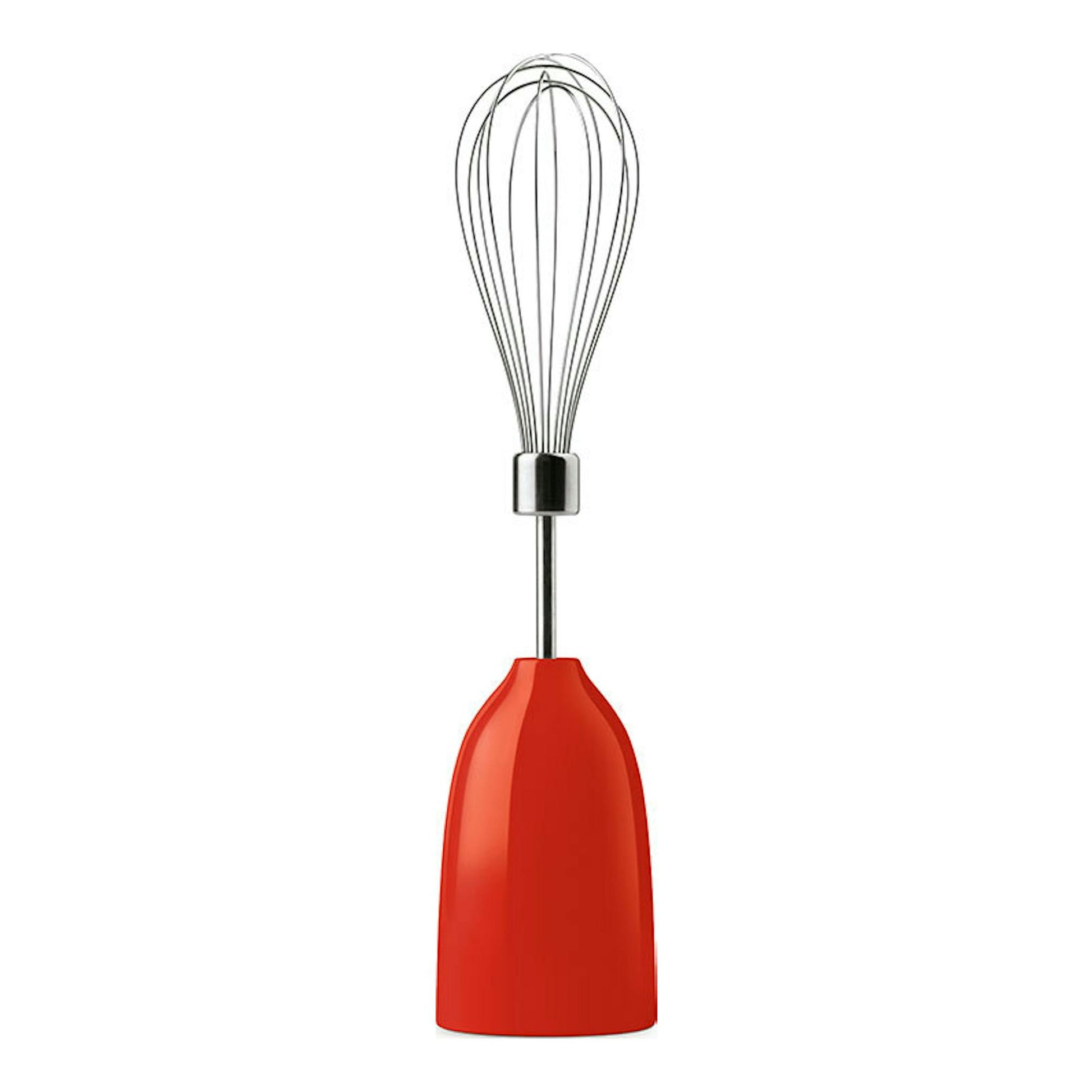 Batidora de mano Smeg HBF03RDEU roja, vista frontal, con accesorio batidor y fondo blanco.
