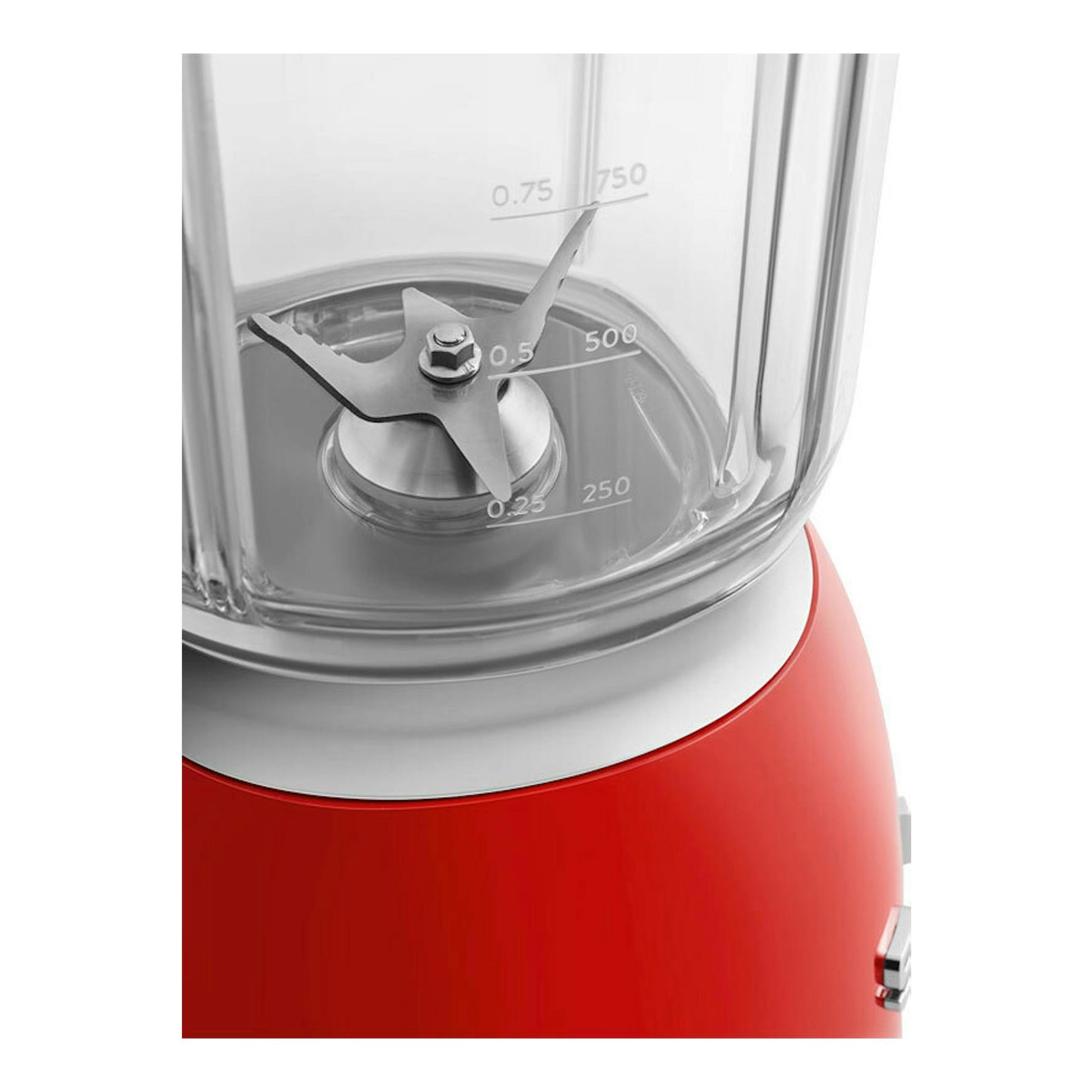 Batidora de vaso Smeg BLF03RDEU roja, vista en primer plano del vaso y la base.