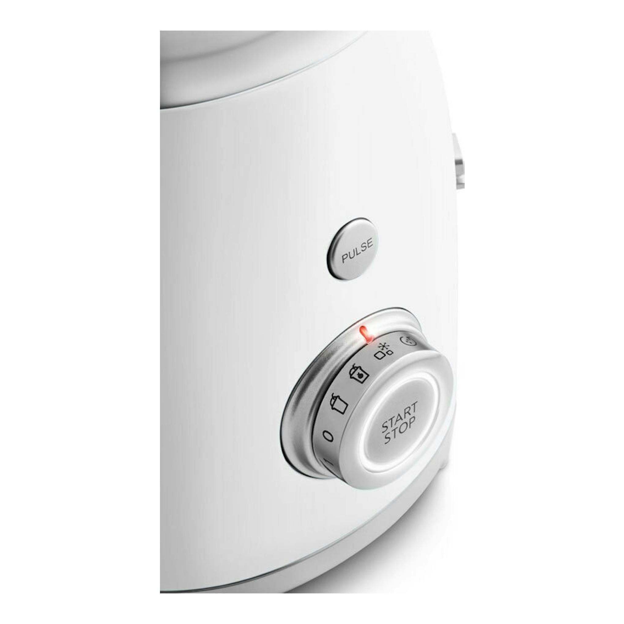 Batidora de vaso Smeg BLF03WHEU blanca, vista en detalle del panel con botón Pulse y selector Start/Stop.