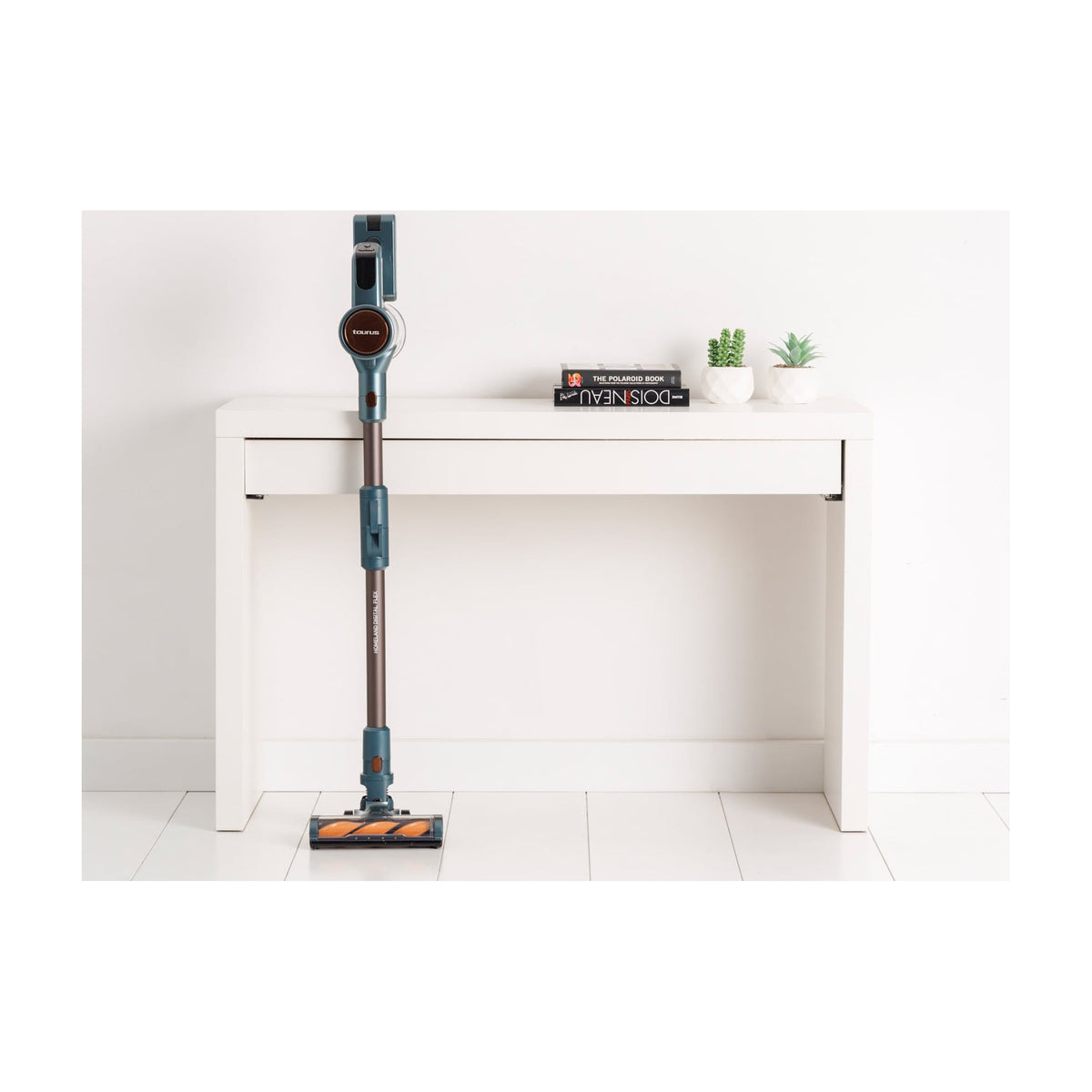 Aspirador escoba Taurus Homeland Digital Flex, 365 W y tubo flexible 180°