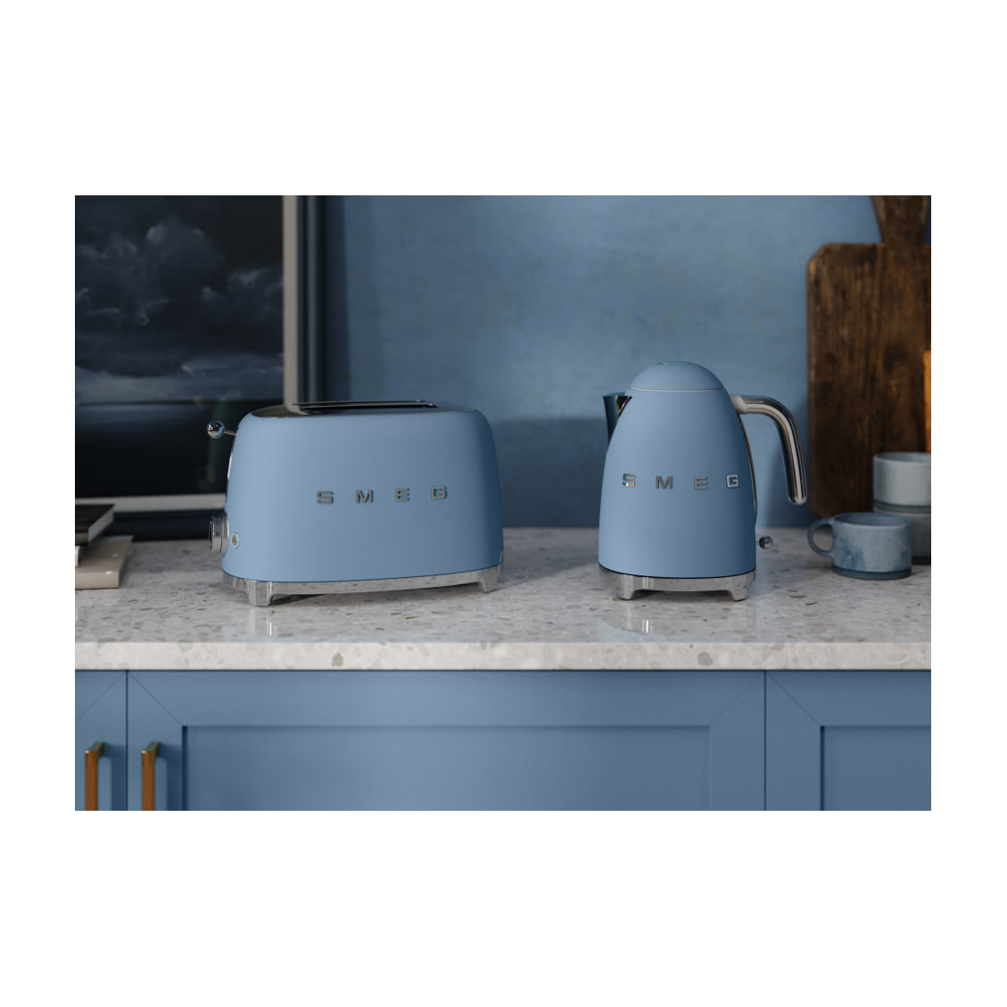 Hervidor de agua Smeg KLF03SBMEU de 1,7 l y 2400 W, azul tormenta mate
