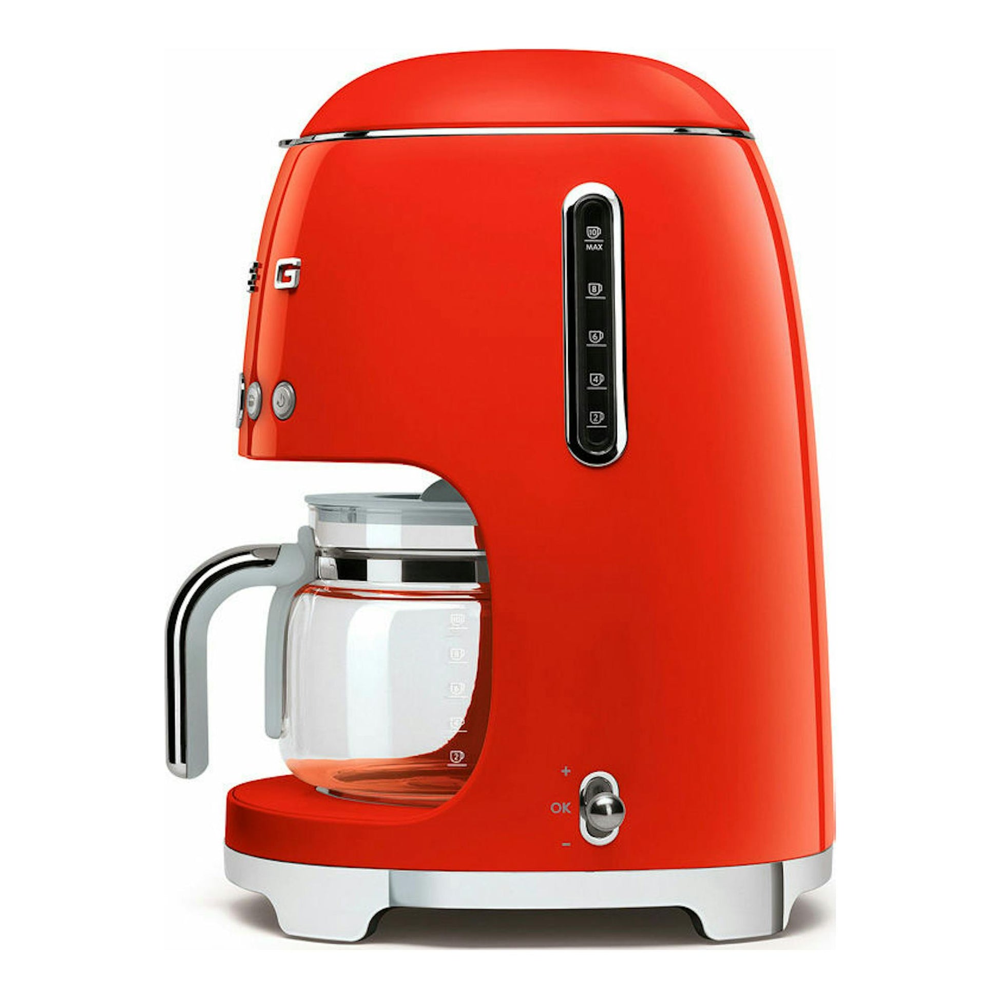 Cafetera de goteo Smeg DCF02RDEU roja, vista lateral, con jarra de vidrio y base plateada.